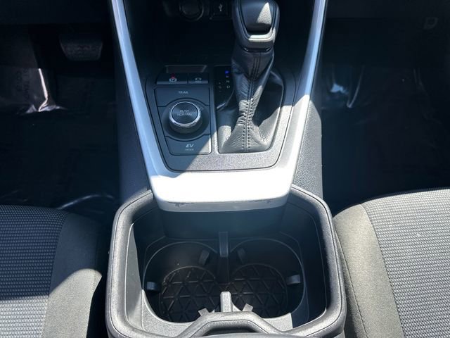 Used 2022 Toyota RAV4 LE image 25