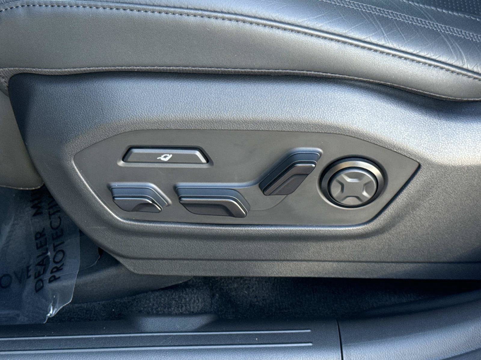 Certified 2025 Hyundai Santa Fe Calligraphy AWD/4WD image 17