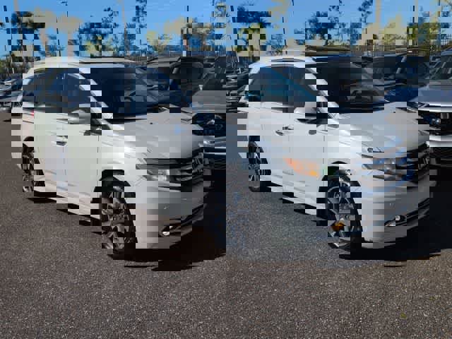 Used 2016 Honda Odyssey Touring Elite image 2