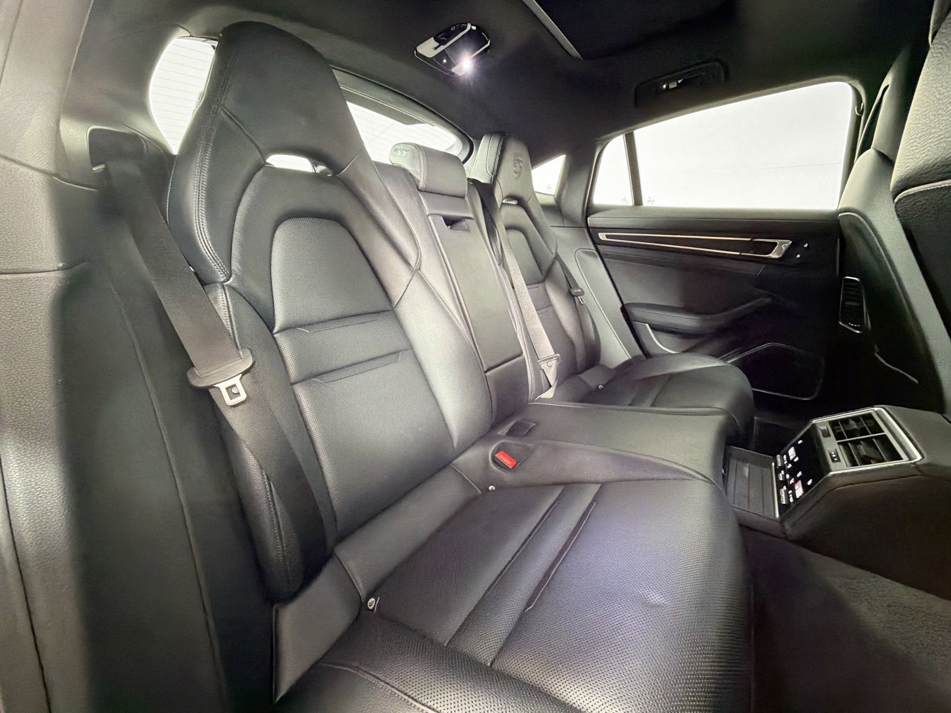 Certified 2023 Porsche Panamera 4 Platinum Edition w/ Assistance Package image 27