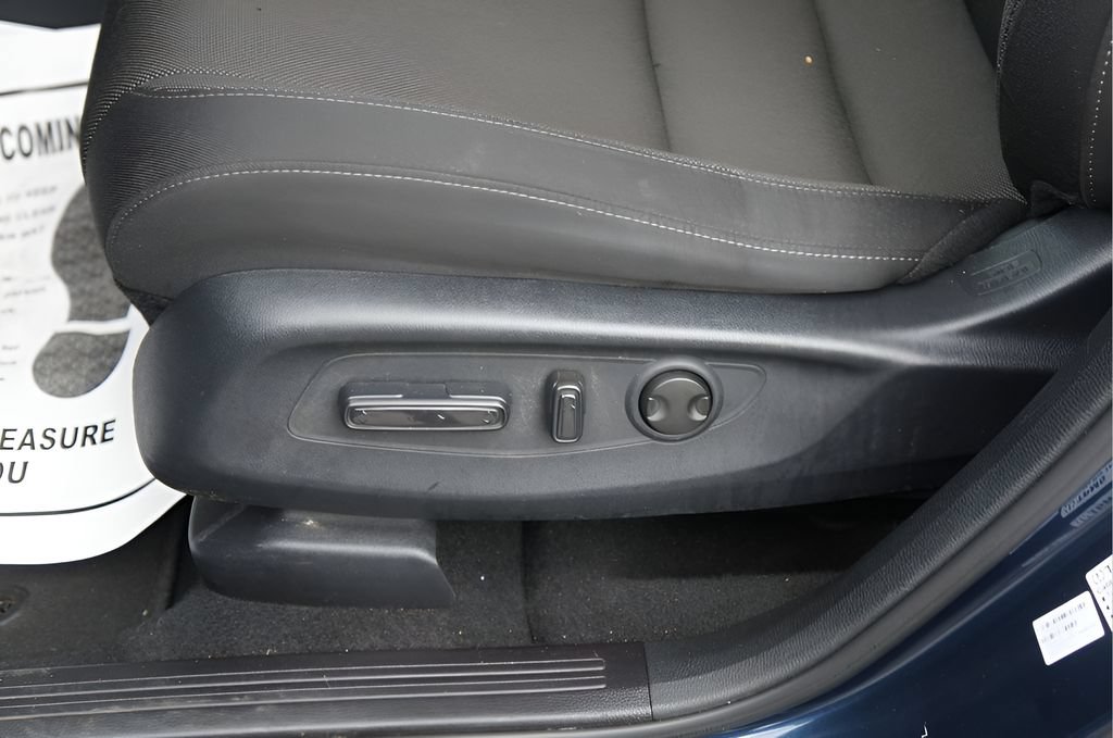 Used 2025 Honda CR-V EX image 17