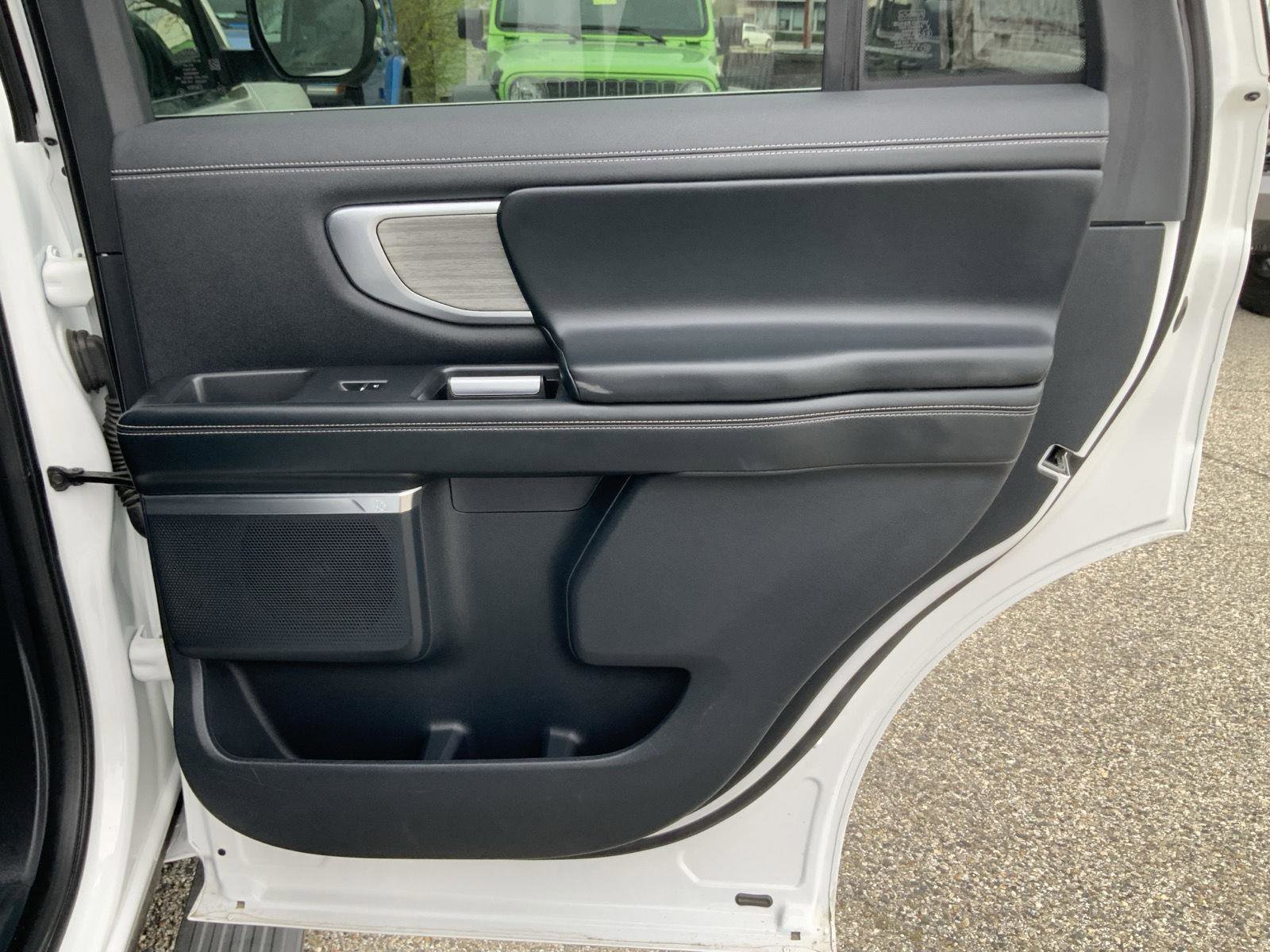 Used 2025 Ford Expedition Platinum image 64