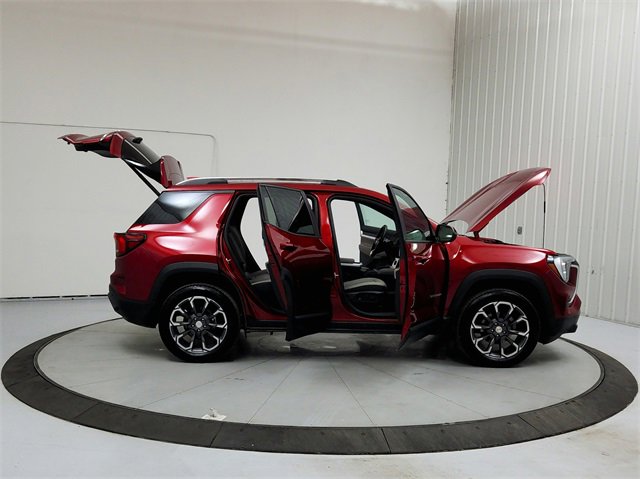 Used 2026 GMC Terrain Elevation w/ Elevation Premium Package image 16