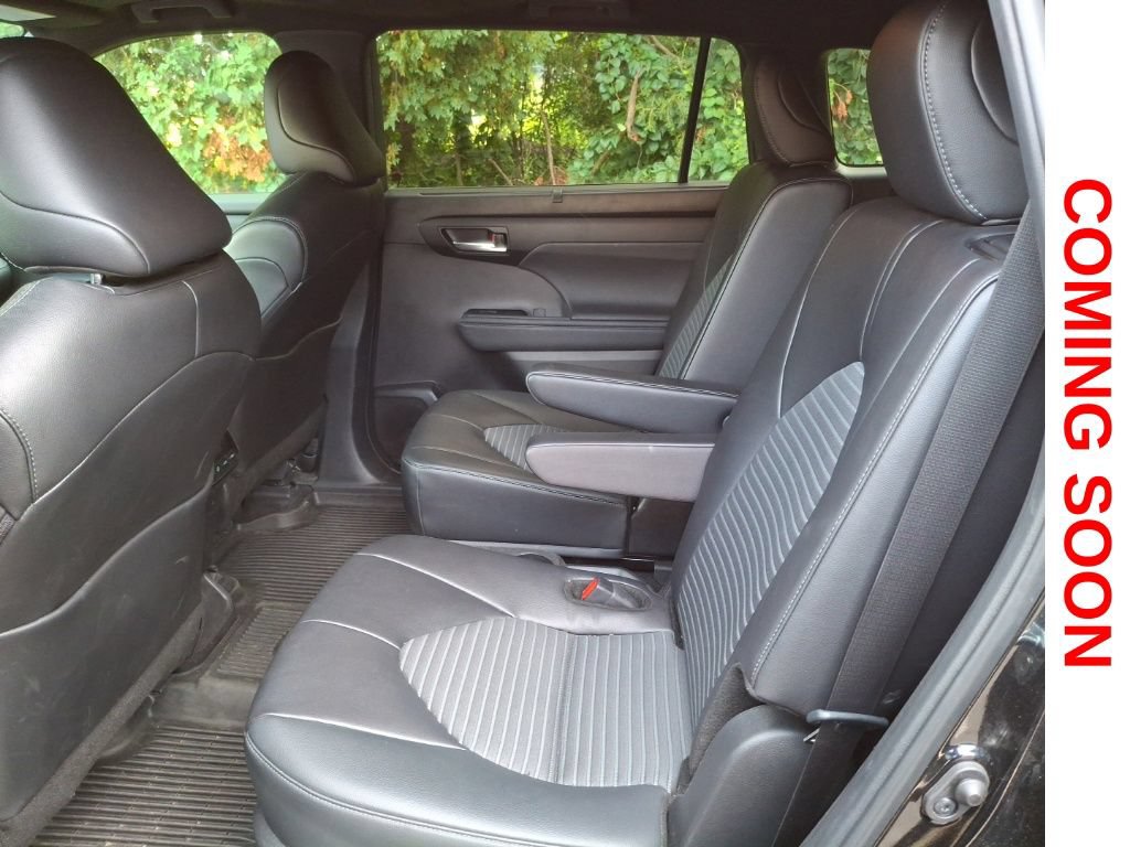 Used 2024 Toyota Highlander XSE AWD/4WD image 11