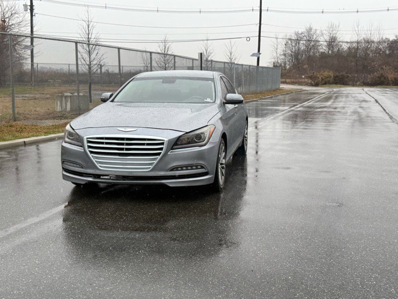 Used 2015 Hyundai Genesis 3.8 image 3
