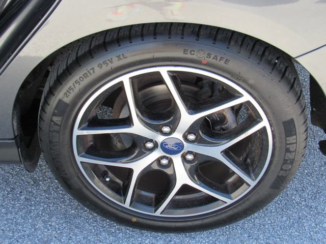 Used 2018 Ford Focus SEL FWD image 11