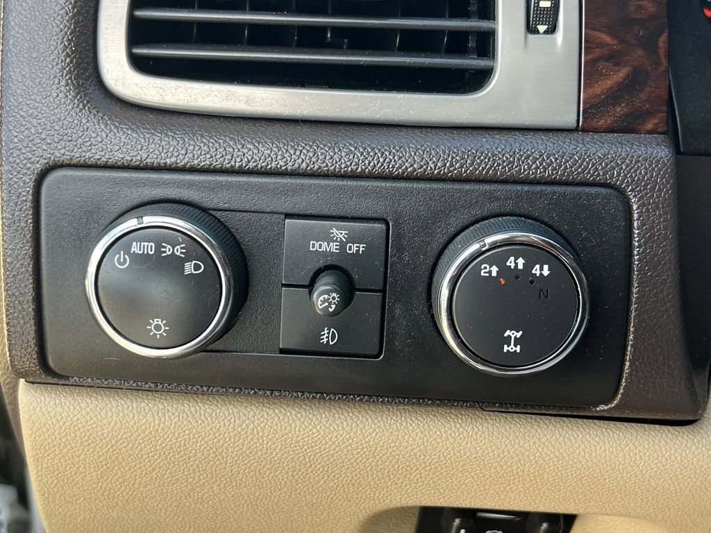 Used 2013 GMC Sierra 3500 Denali image 28