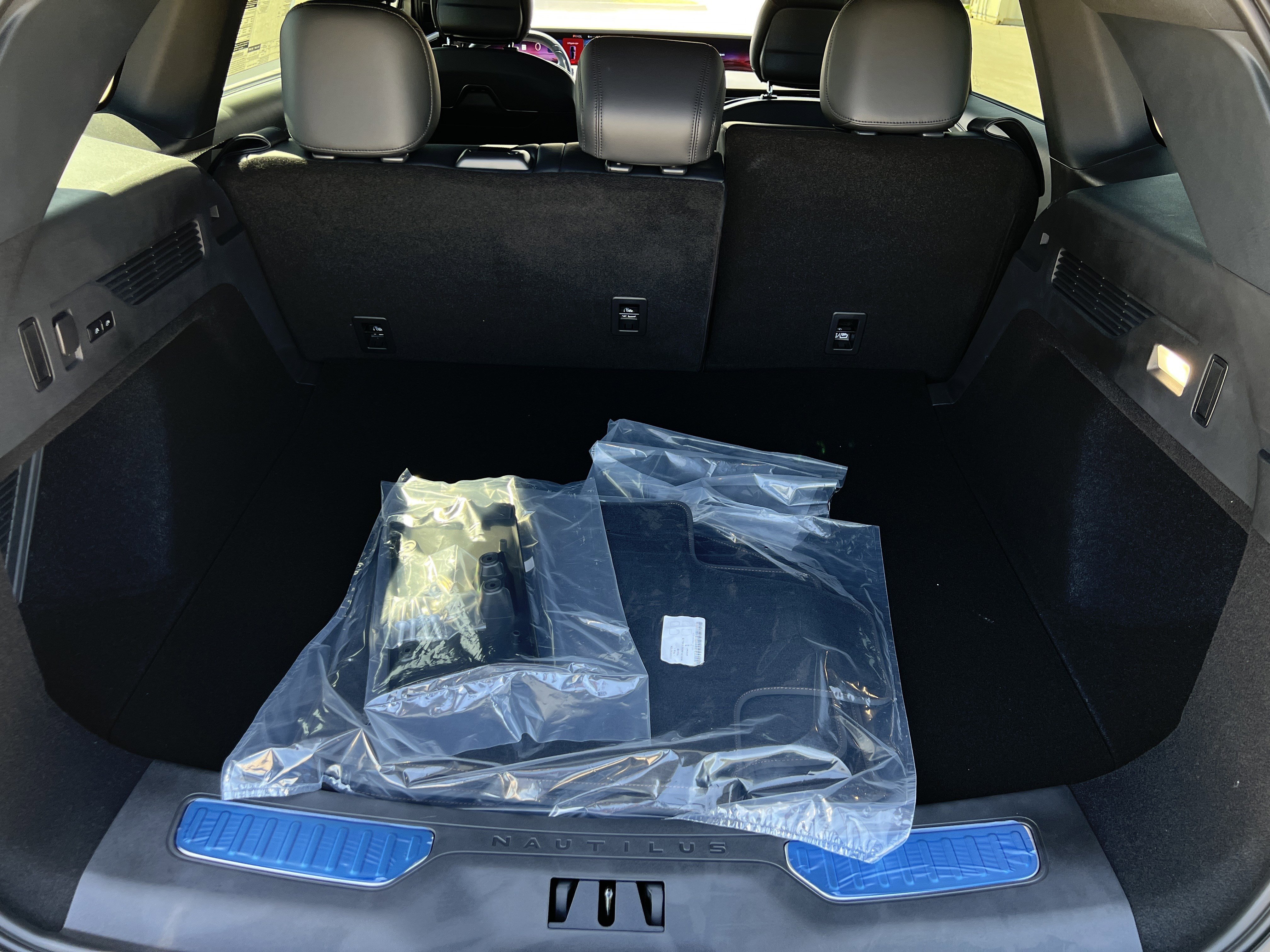 New 2025 Lincoln Nautilus Reserve w/ Jet Appearance Package image 30