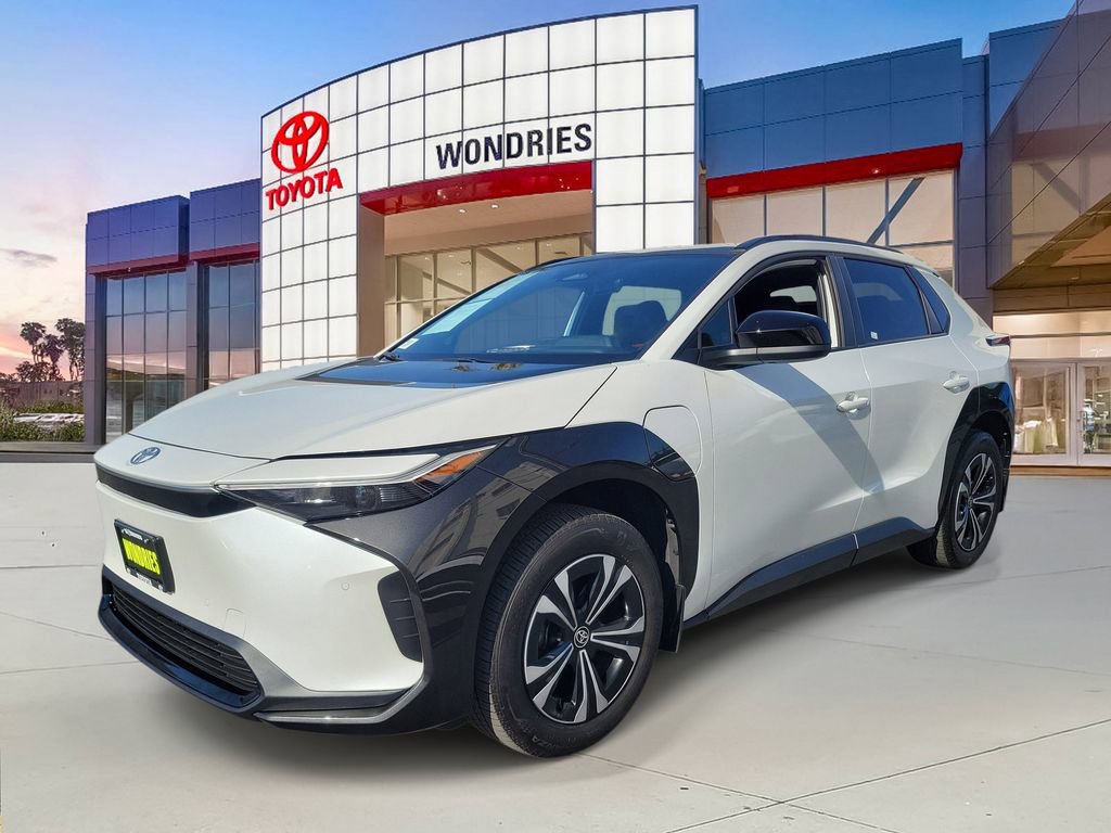 Used 2024 Toyota bZ4X XLE w/ Weather Package image 2
