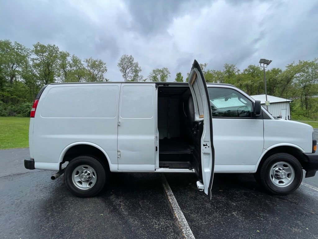 Certified 2021 Chevrolet Express 3500 w/ Driver Convenience Package RWD image 13