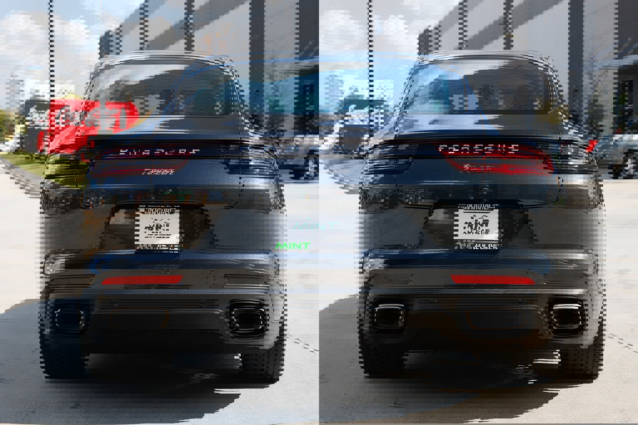 Used 2020 Porsche Panamera image 12