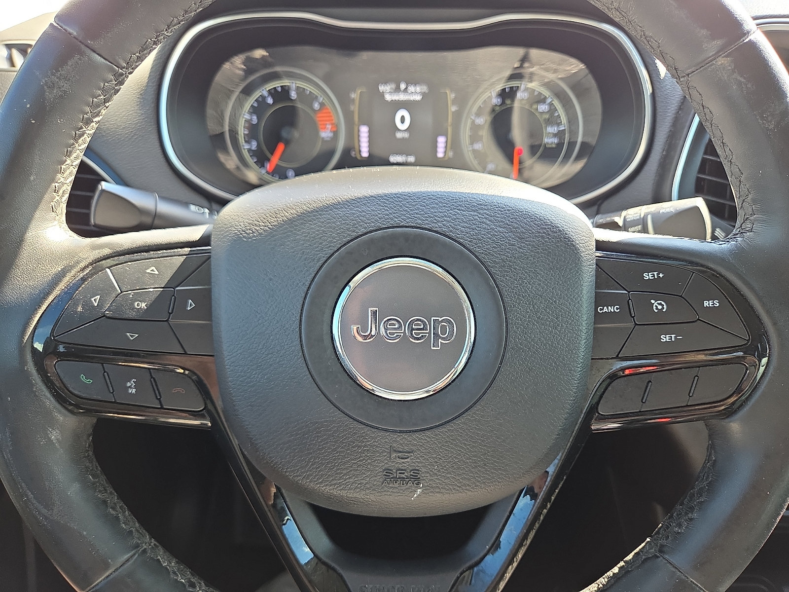 Used 2019 Jeep Cherokee Latitude Plus FWD image 24