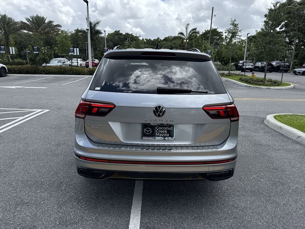 Used 2023 Volkswagen Tiguan SE R-Line image 2