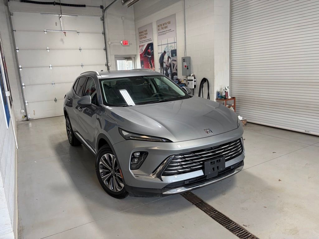 Used 2025 Buick Envision Preferred image 2