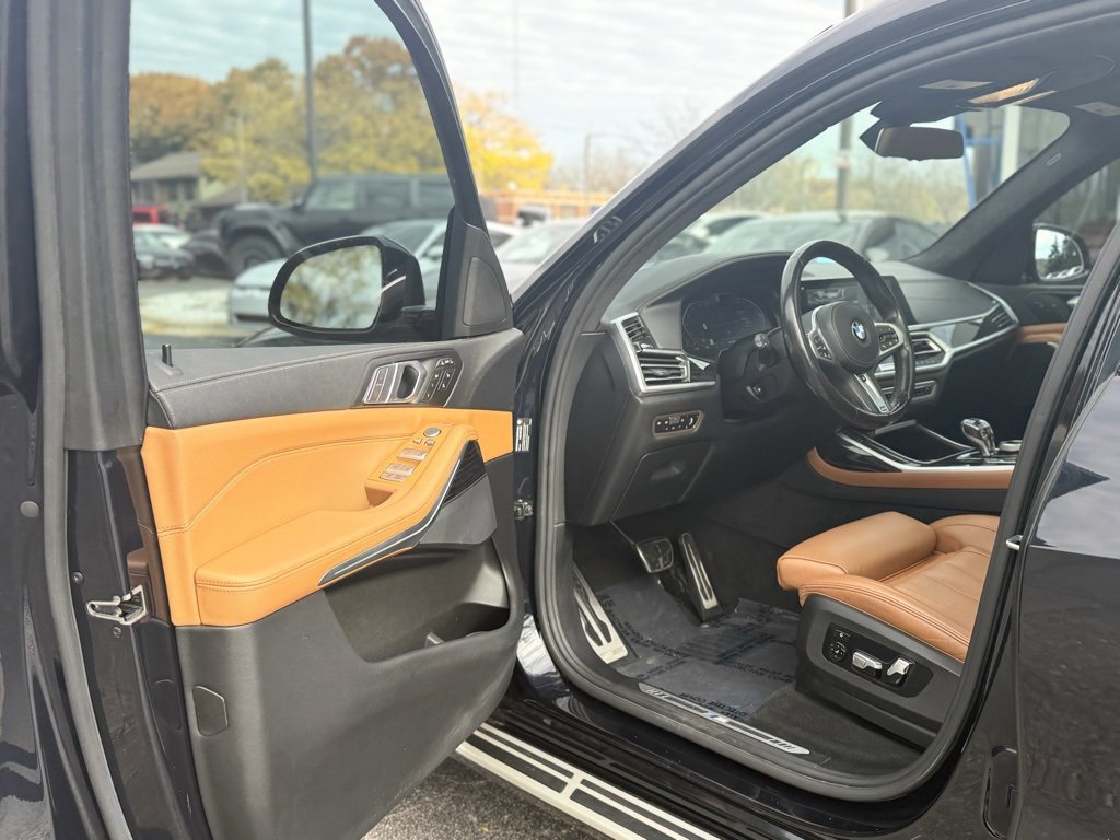 Used 2021 BMW X7 xDrive40i w/ M Sport Package image 17