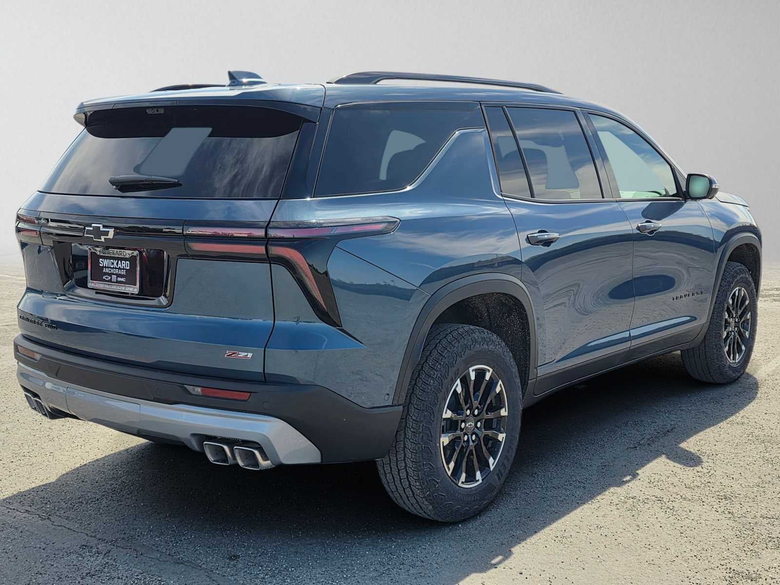 New 2026 Chevrolet Traverse Z71 w/ Enhanced Driving Package AWD/4WD image 3