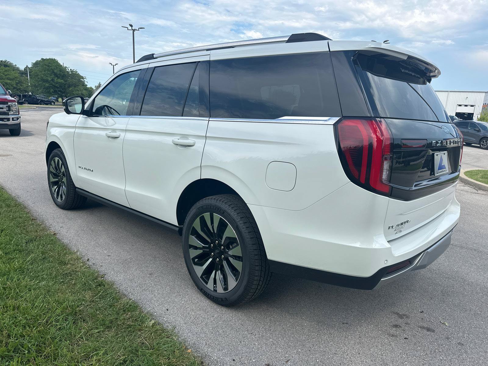 New 2026 Ford Expedition Platinum w/ Driver's Package AWD/4WD image 16