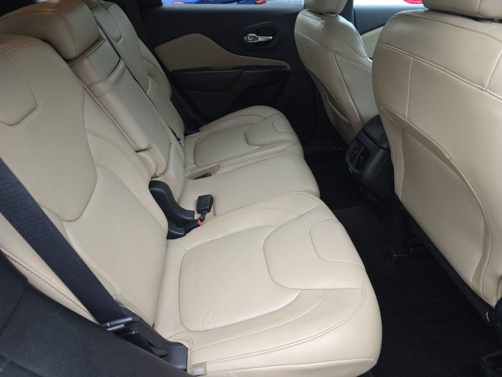 Used 2016 Jeep Cherokee Limited AWD/4WD image 15