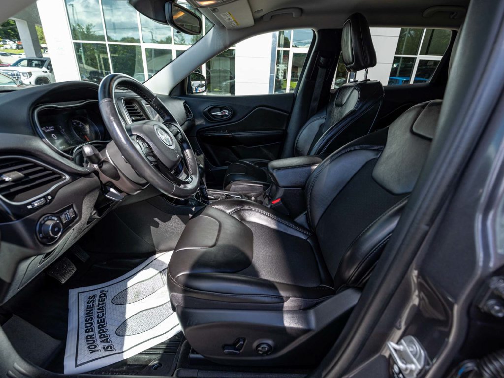 Certified 2021 Jeep Cherokee Latitude Plus AWD/4WD image 26