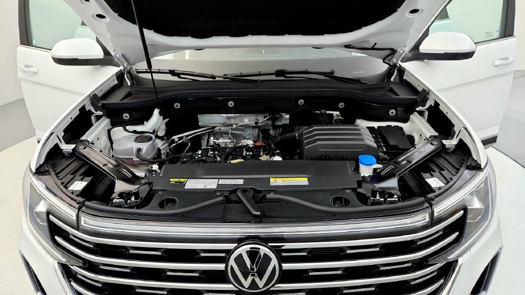 Used 2024 Volkswagen Atlas SEL AWD/4WD image 15