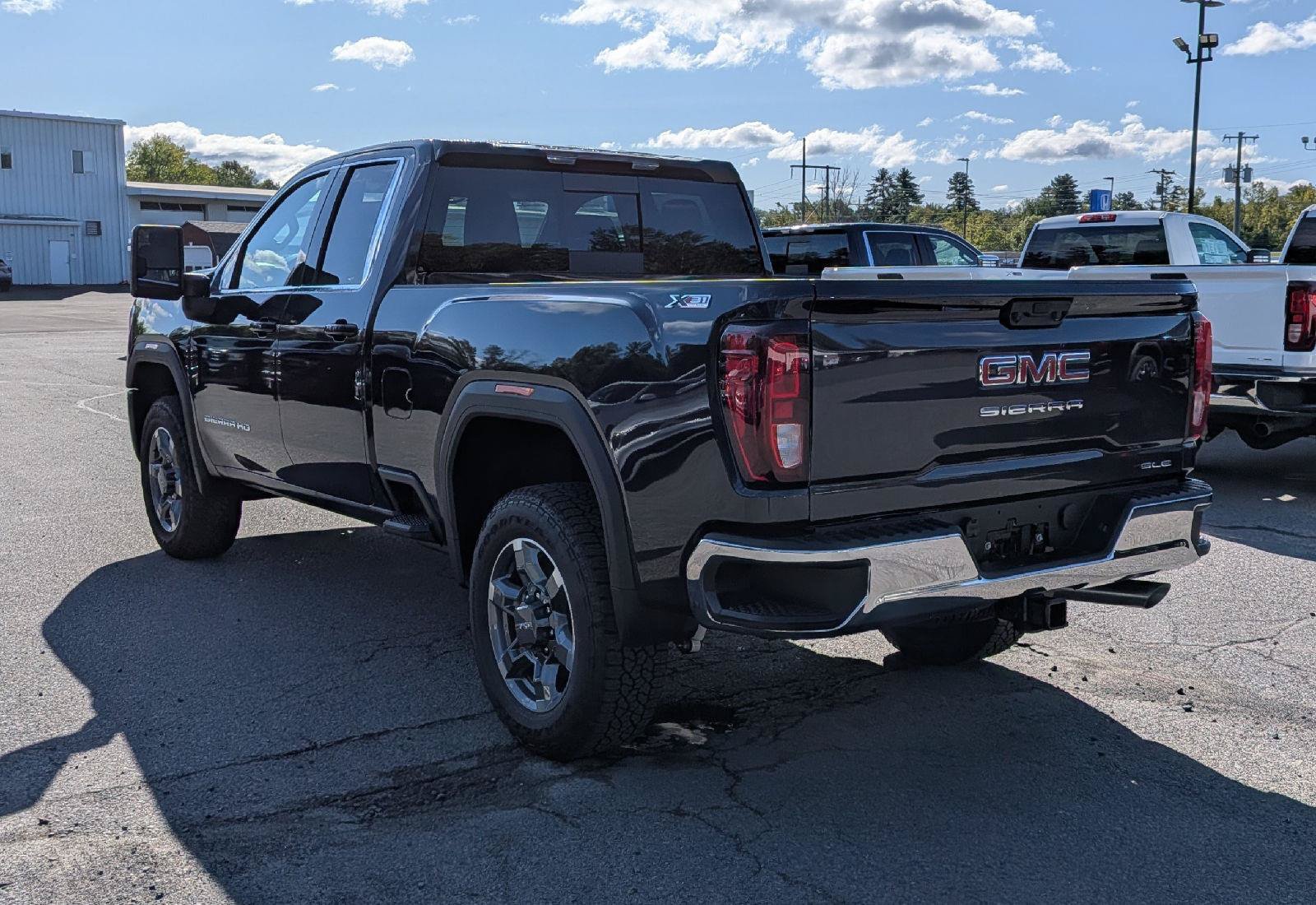 New 2026 GMC Sierra 2500 SLE w/ SLE Value Package; AWD/4WD image 8
