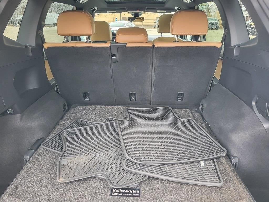 Used 2022 Volkswagen Tiguan SE R-Line image 21
