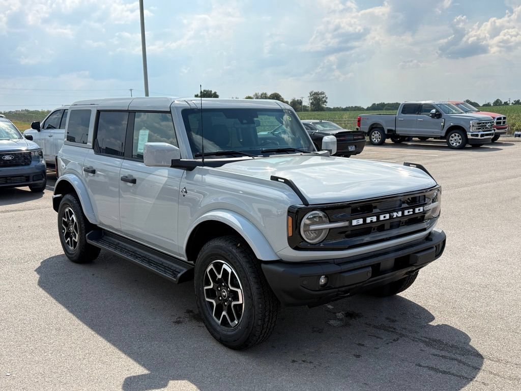 New 2026 Ford Bronco Outer Banks AWD/4WD image 2