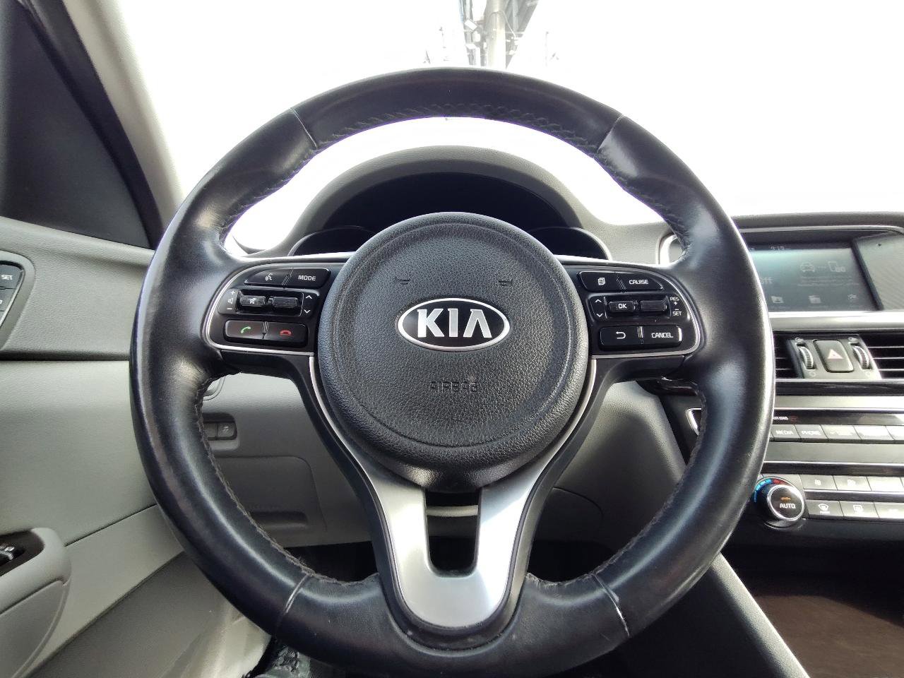 Used 2018 Kia Optima EX FWD image 17