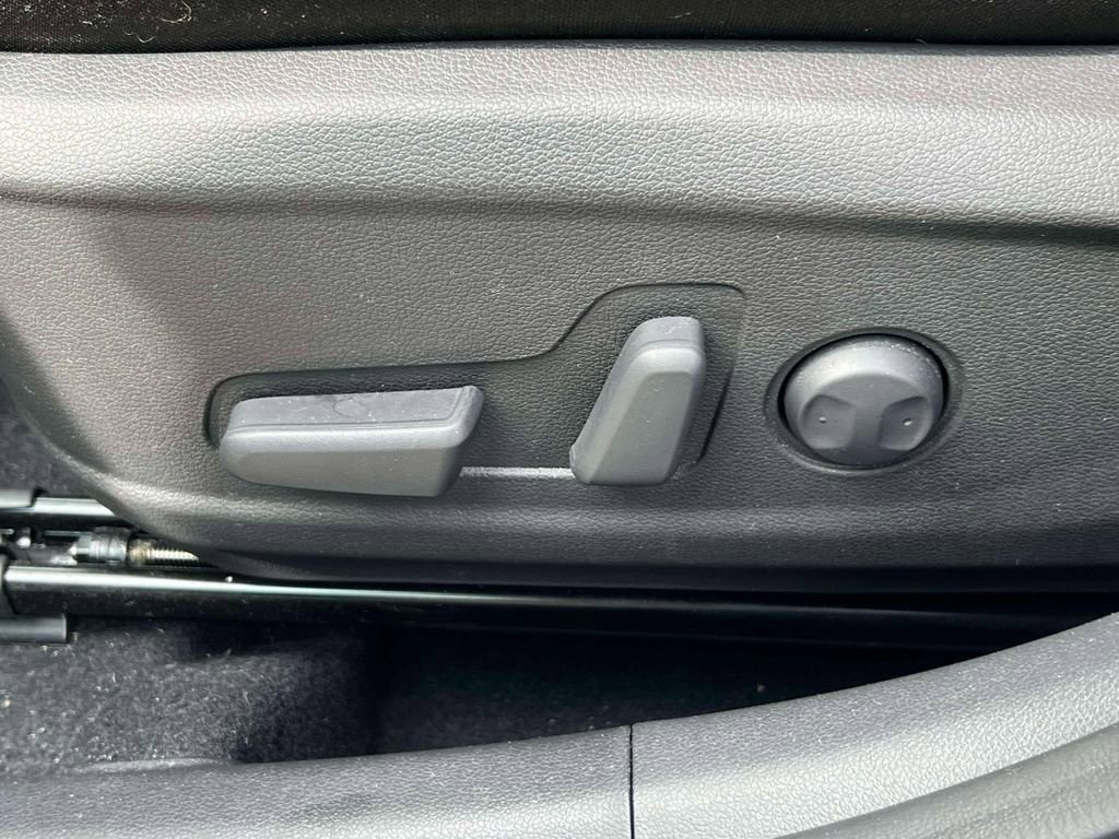 Used 2023 Hyundai Kona SEL w/ Cargo Package image 18