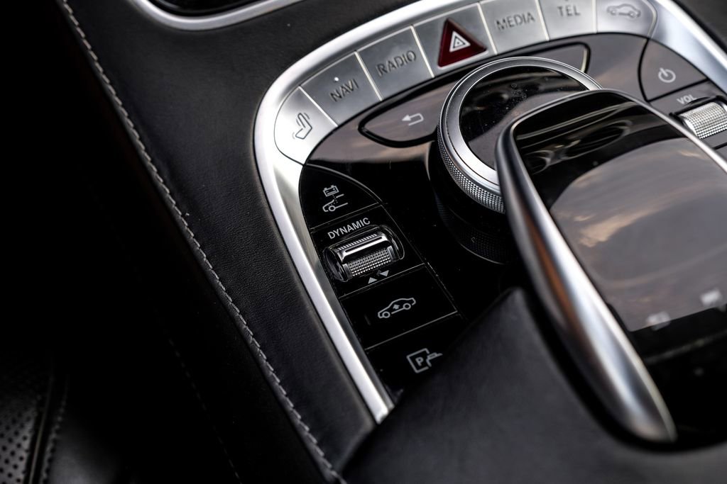 Used 2019 Mercedes-Benz S 560e w/ AMG Line Exterior image 29