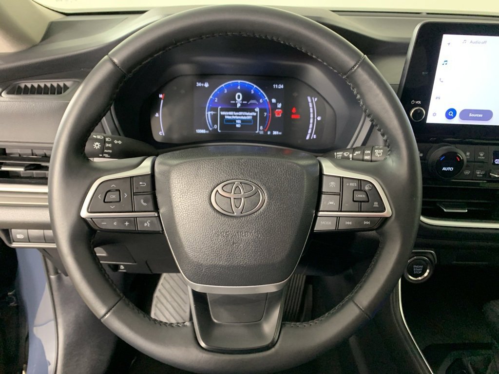 Used 2025 Toyota Grand Highlander AWD image 23