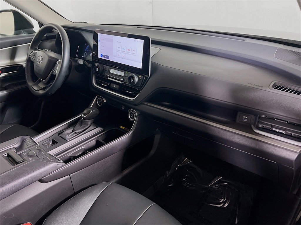 Certified 2025 Toyota Grand Highlander AWD image 28