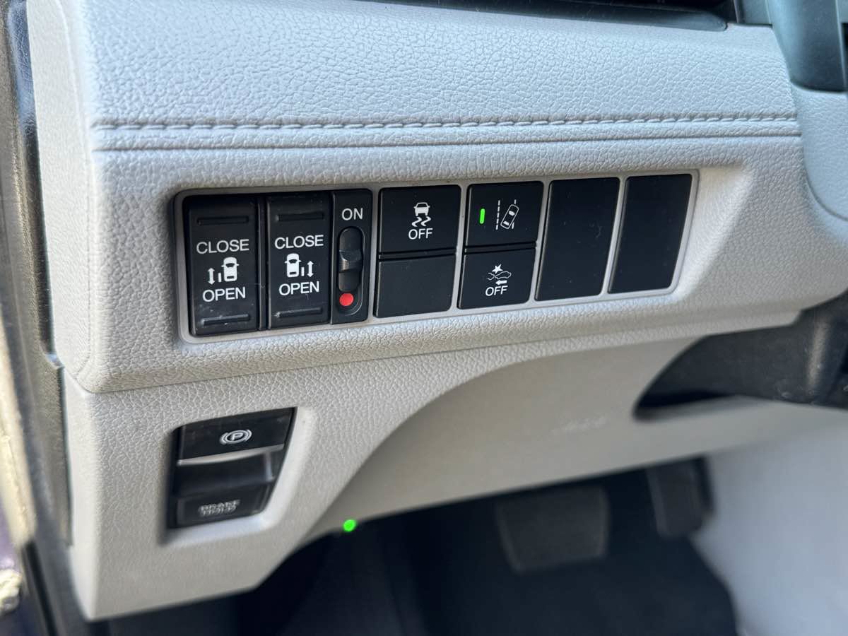 Used 2019 Honda Odyssey EX image 24