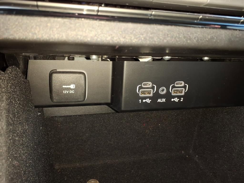 Used 2023 Jeep Wagoneer 4WD w/ Premium Group I image 25