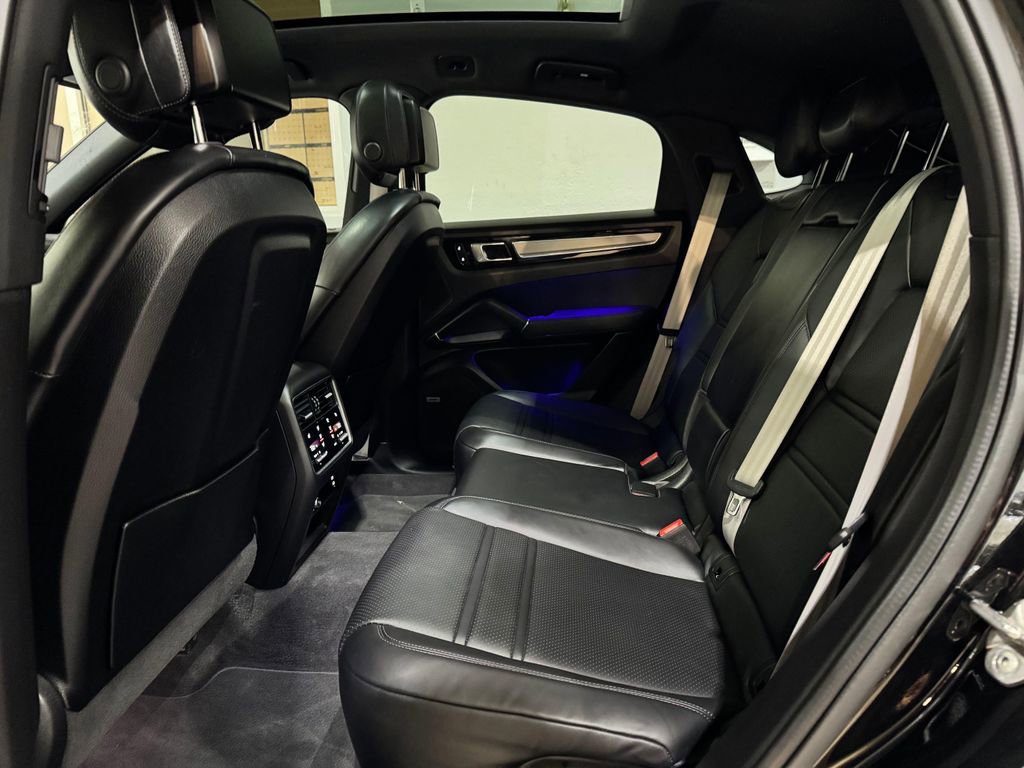 Used 2022 Porsche Cayenne S AWD/4WD image 25