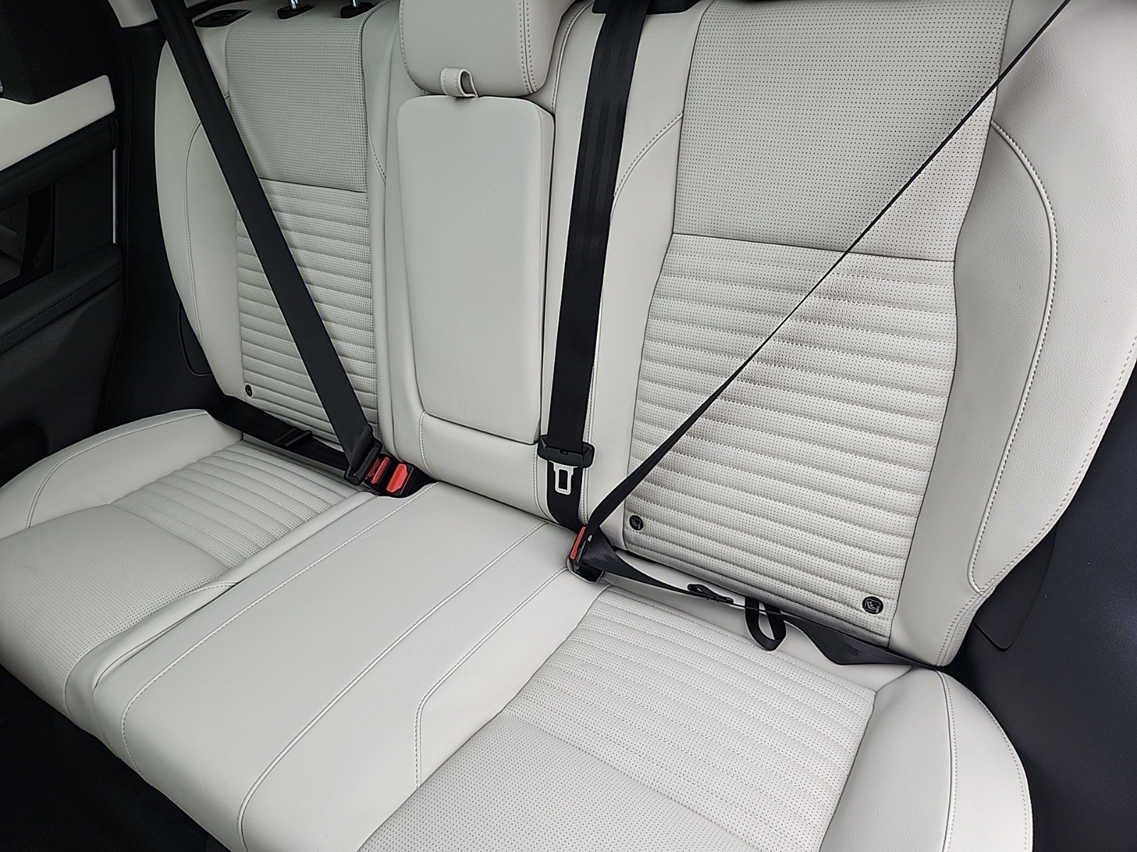 Certified 2025 Land Rover Discovery Sport S image 25