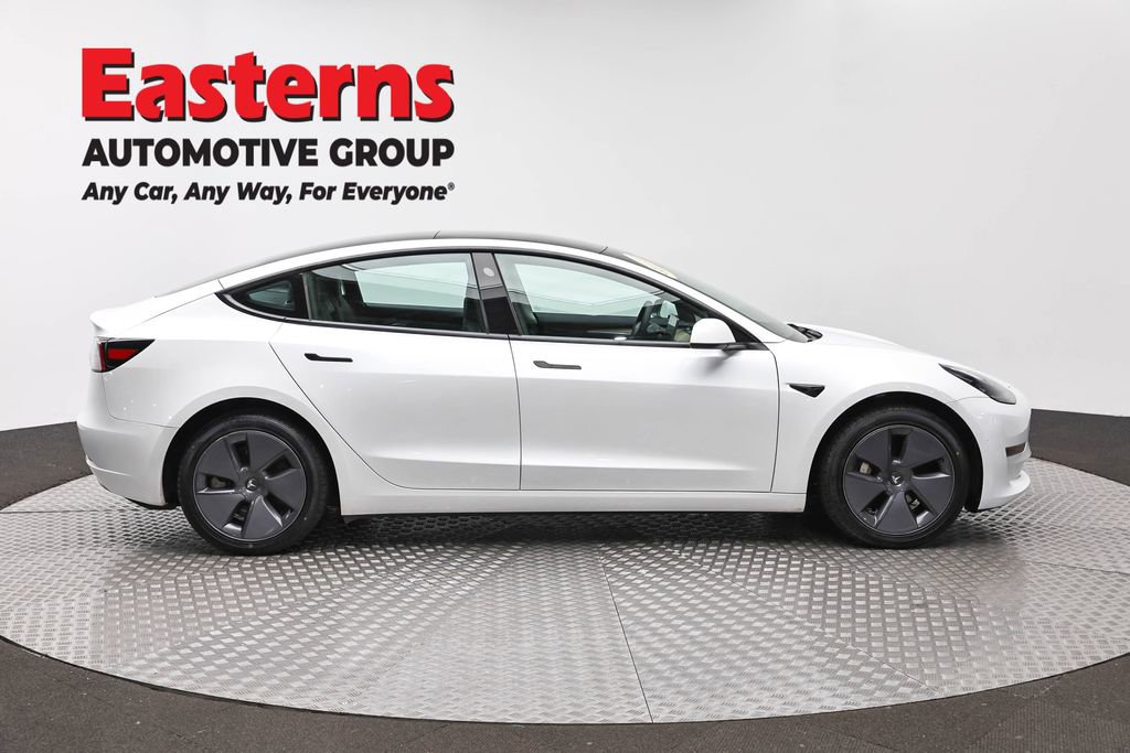 Used 2023 Tesla Model 3 Standard Range image 4
