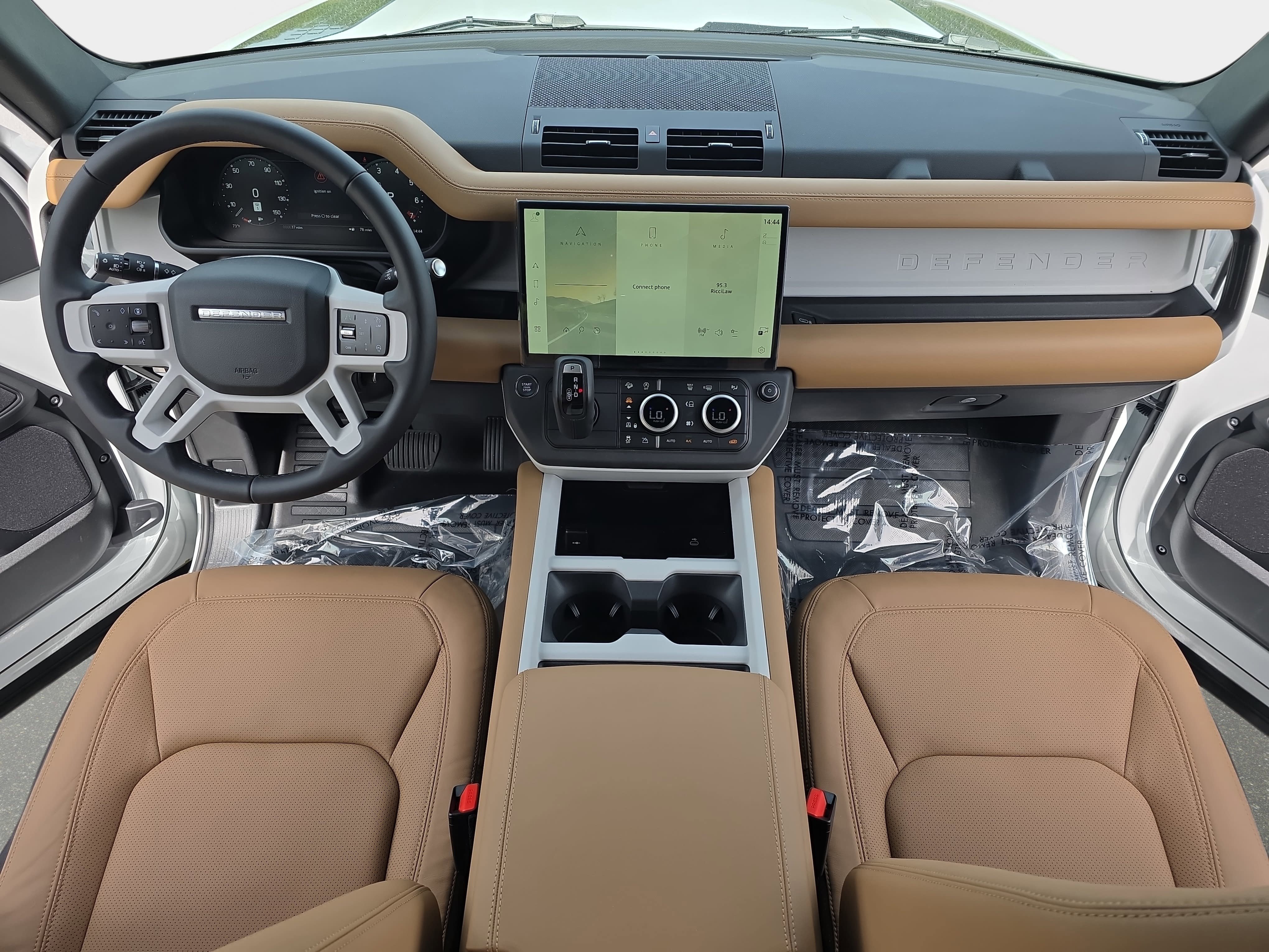 New 2026 Land Rover Defender 130 X-Dynamic SE AWD/4WD image 9