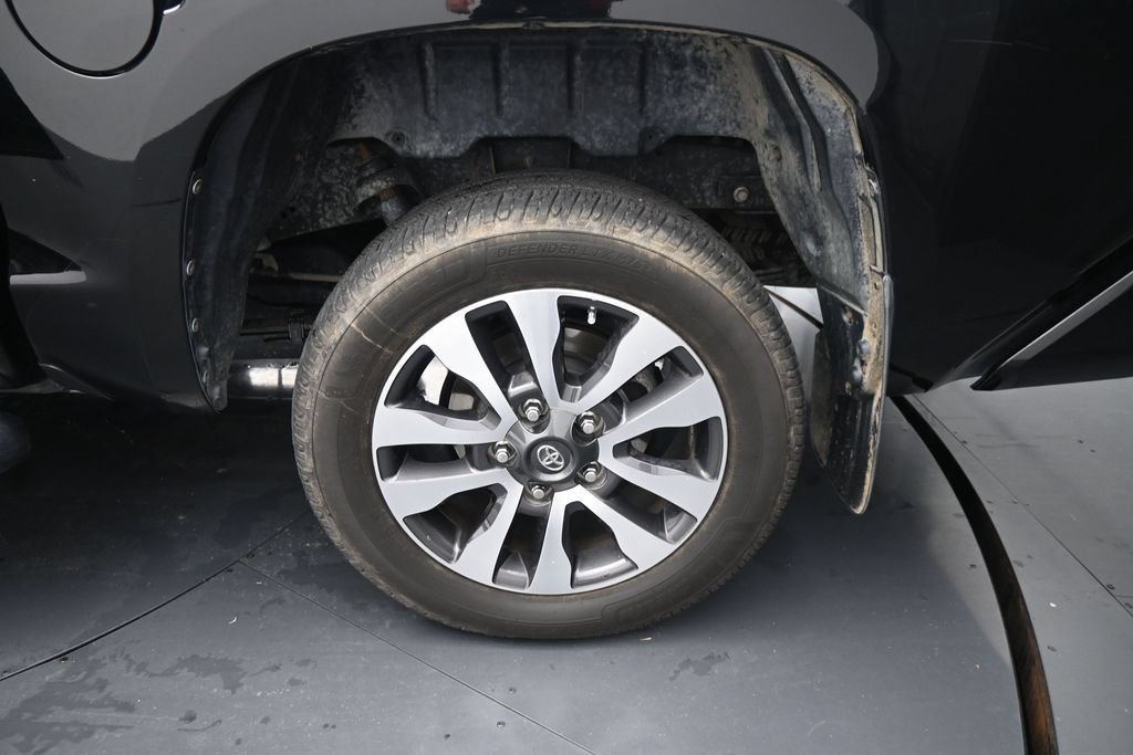 Used 2019 Toyota Tundra Limited w/ Limited Premium Package AWD/4WD image 18