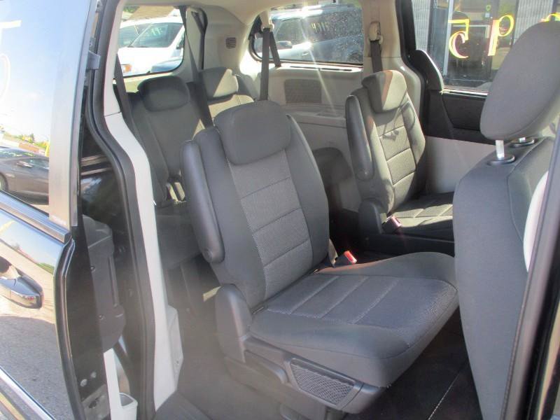 Used 2008 Dodge Grand Caravan SXT w/ Family Value Group FWD image 8