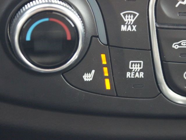 Used 2023 Chevrolet Traverse LT image 7