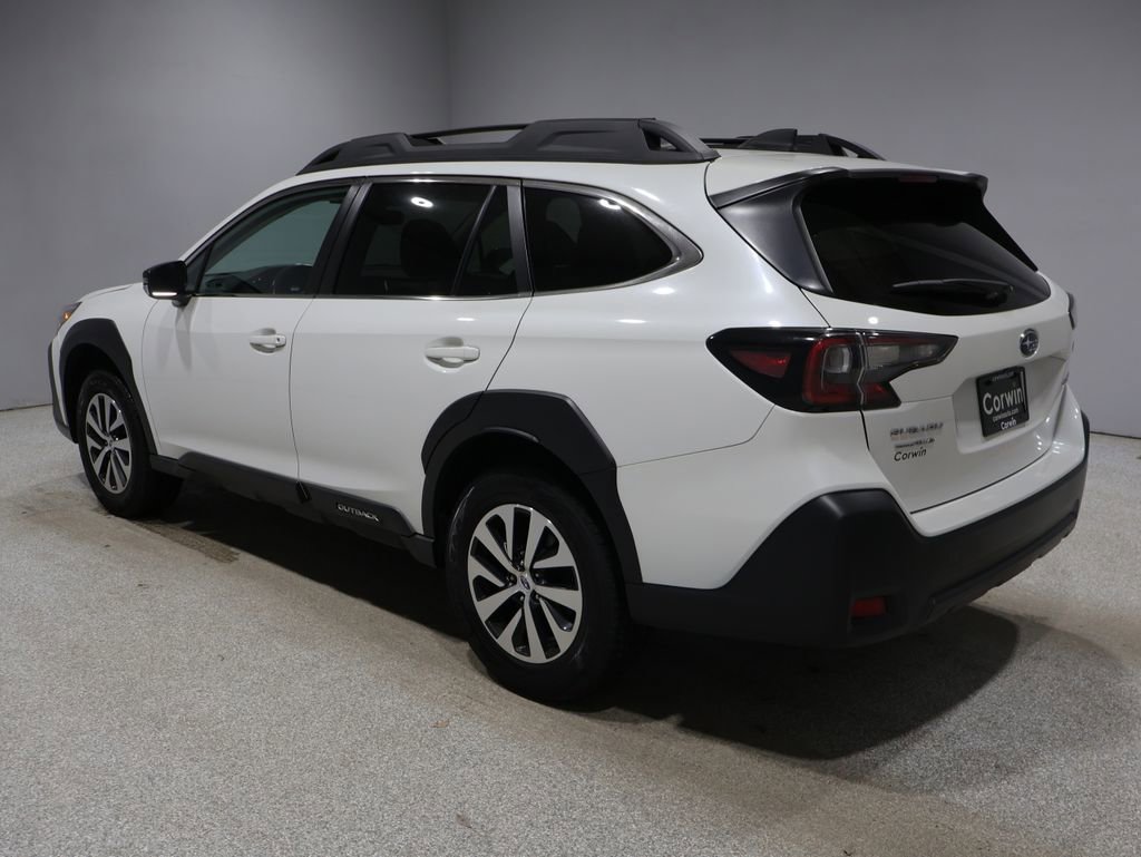 Used 2023 Subaru Outback Premium AWD/4WD image 4