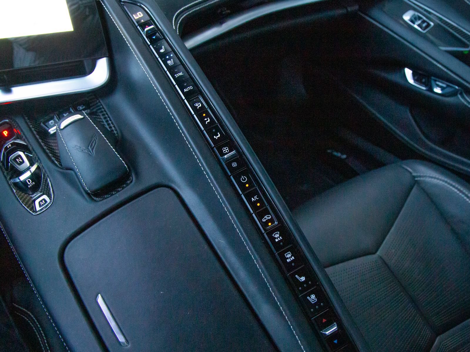 Used 2024 Chevrolet Corvette Z06 RWD image 18
