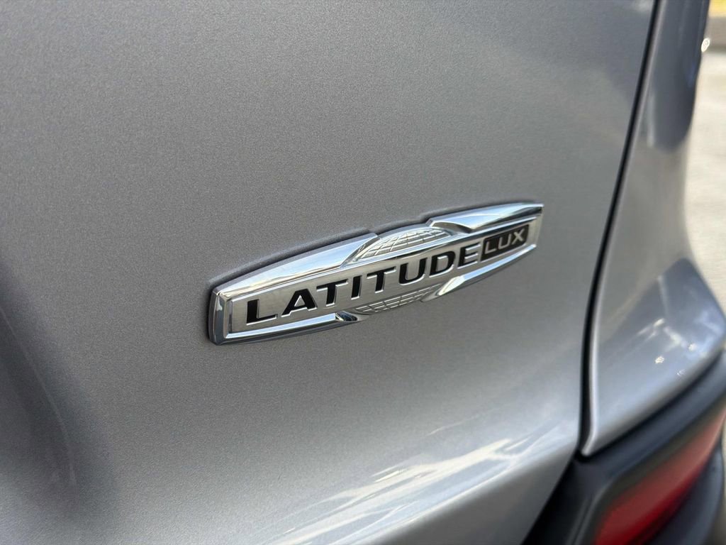 Used 2022 Jeep Cherokee Latitude Lux w/ Sun & Sound Group image 13