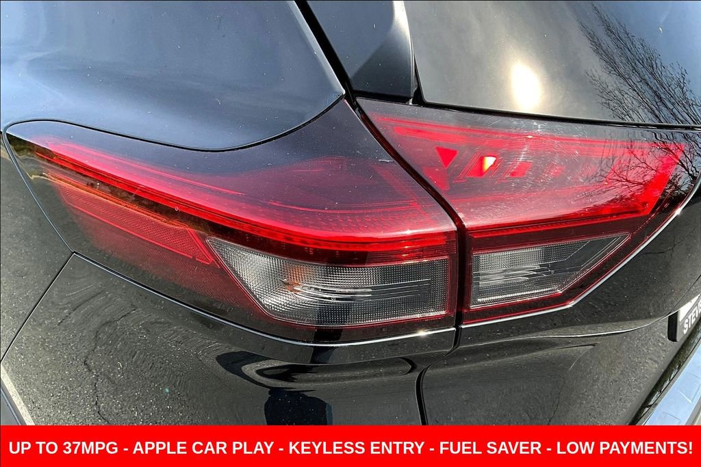 Used 2023 Nissan Rogue SV image 22