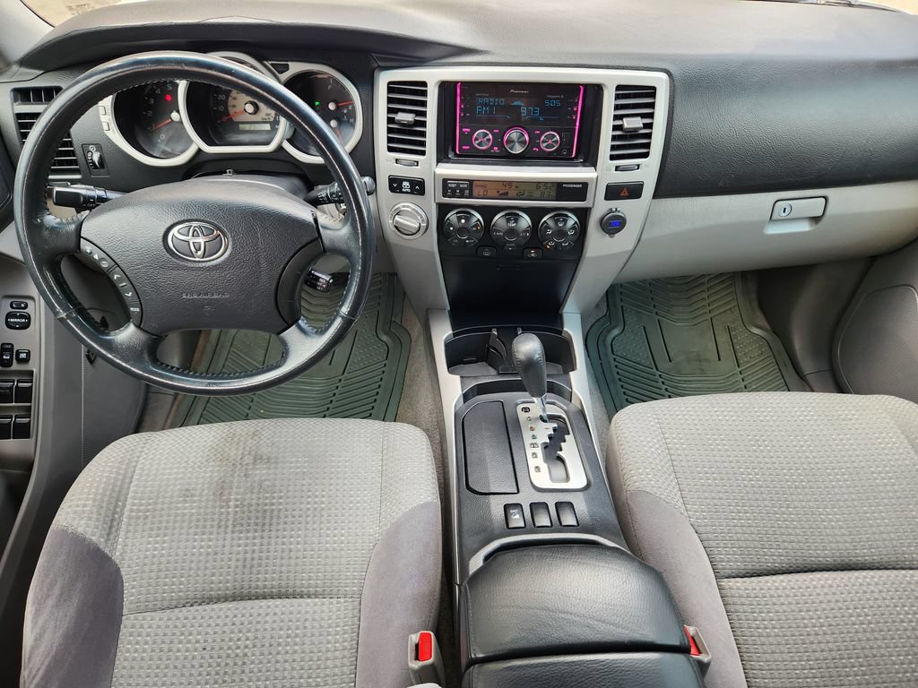 Used 2004 Toyota 4Runner SR5 AWD/4WD image 10