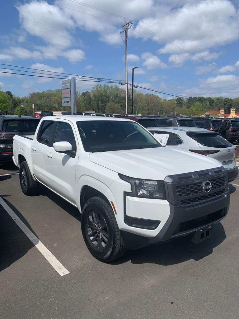 Used 2025 Nissan Frontier SV image 18