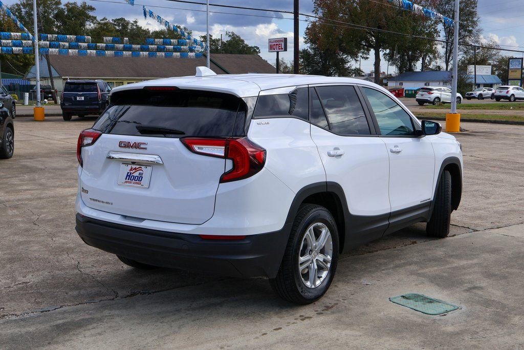 Used 2023 GMC Terrain SLE image 19