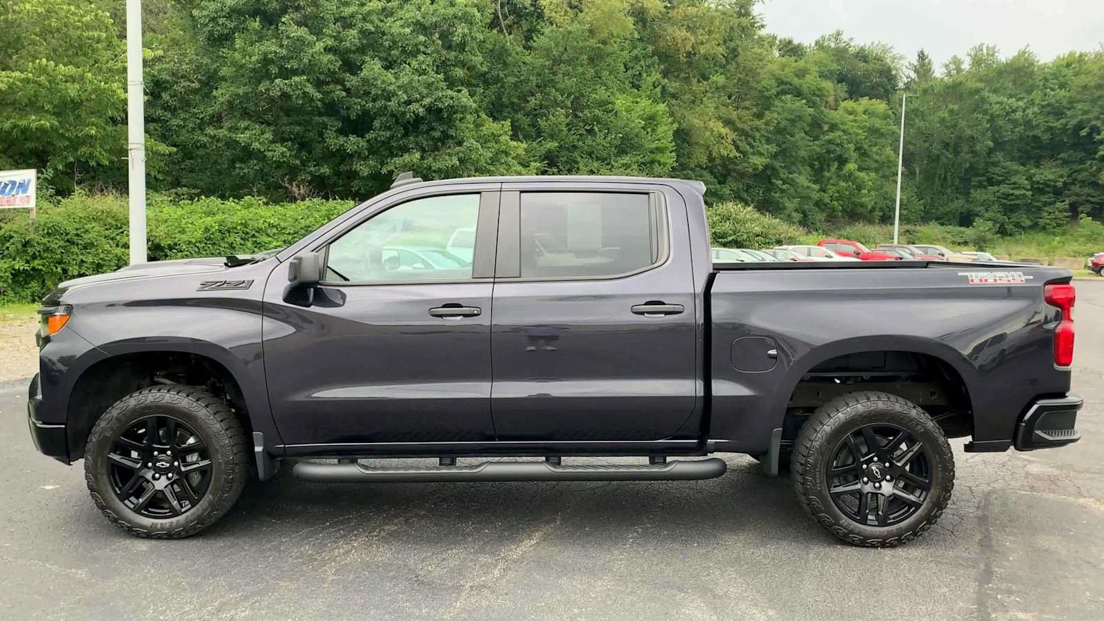 Certified 2023 Chevrolet Silverado 1500 Custom Trail Boss w/ LPO, Dark Essentials Package AWD/4WD image 5
