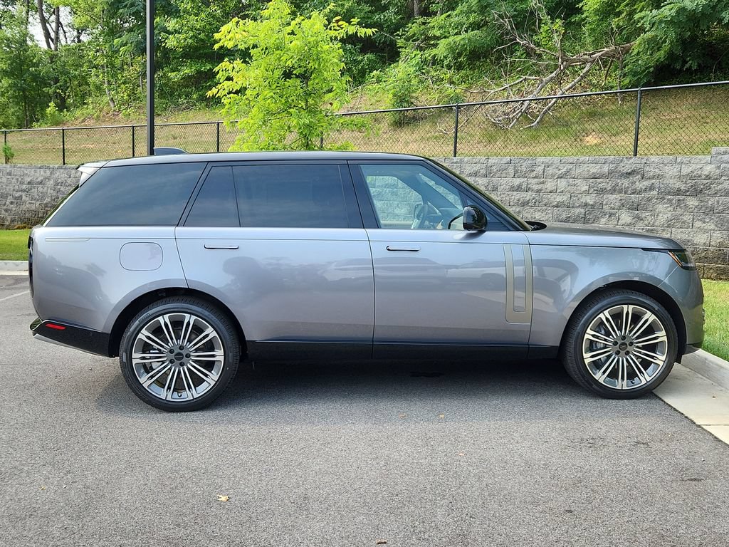 New 2026 Land Rover Range Rover Long Wheelbase SE AWD/4WD image 11